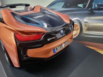 NEW MINICHAMPS BMW MINIATURE i8 ROADSTER COPPER BRONZE MODEL 1:18