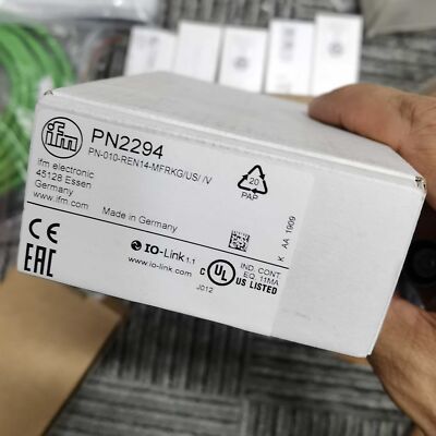 One IFM Pressure Sensor PN2294 New In Box #F8