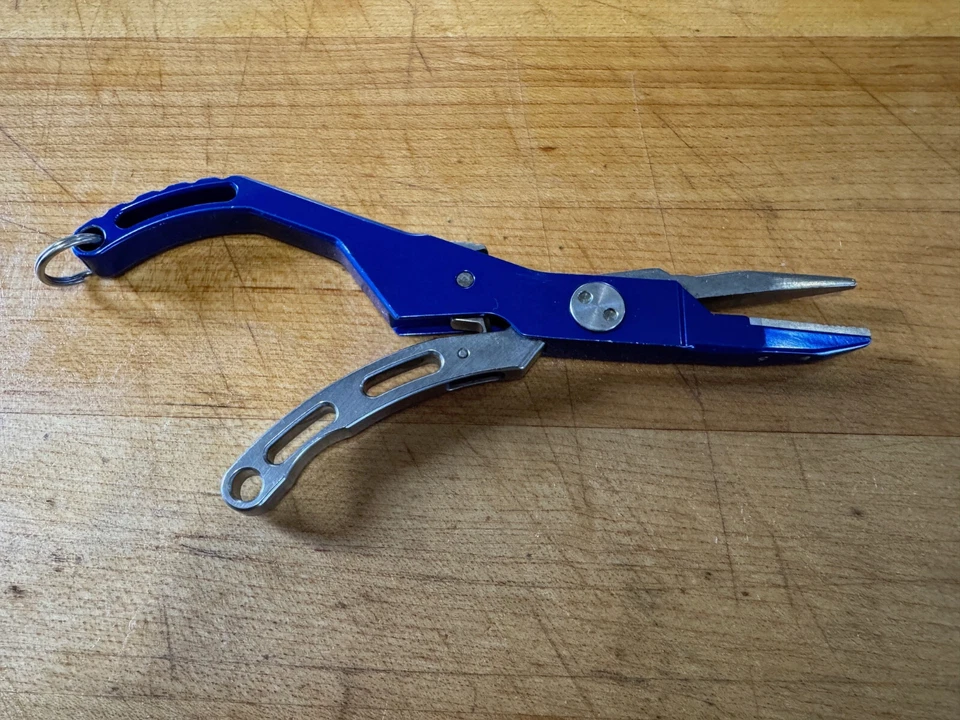 Alicate de pesca com mosca hemostato híbrido Abel Reels bom! - Imagem 4 de 4