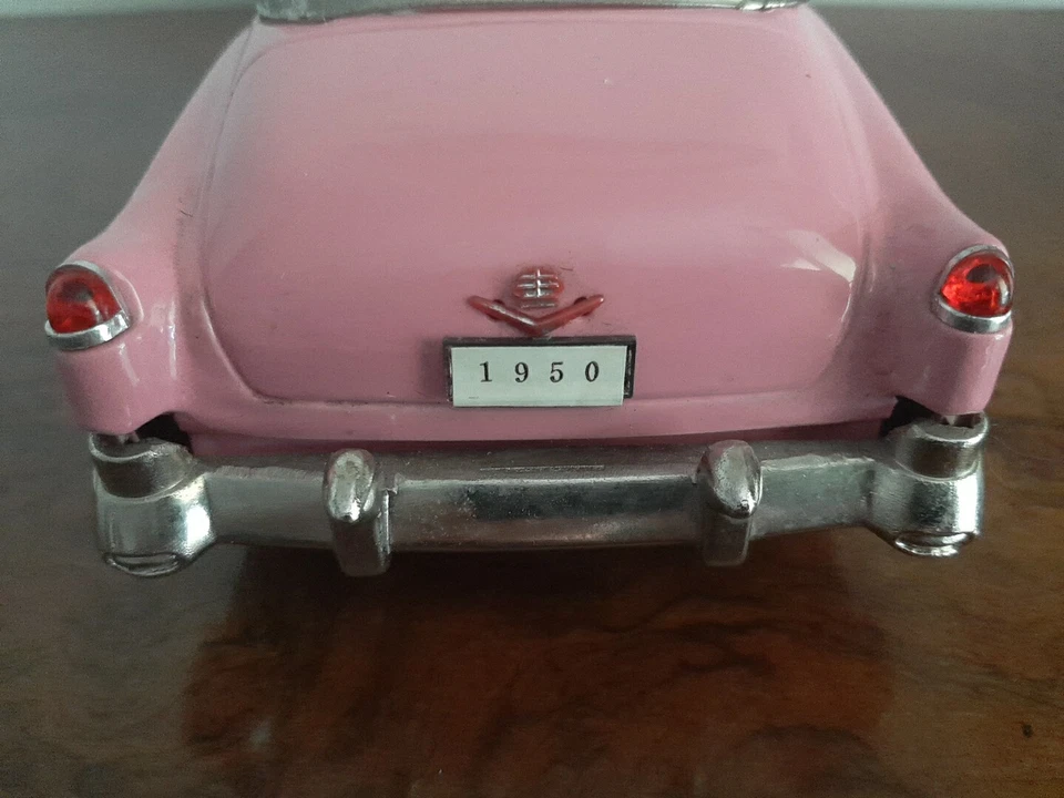 MODELLINO AUTO  IN LATTA - CADILLAC ROSA - Immagine 4 di 4