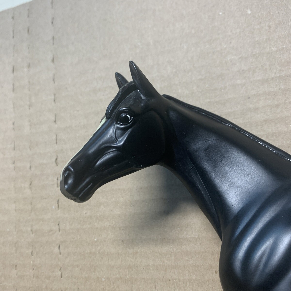 Breyer Show Thoroughbred Black Classic Horse Model #935 Retired | eBay