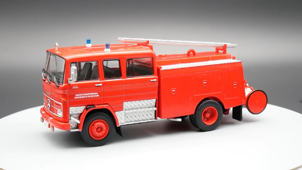 Ixo 1:43 Truck Fire Engine Mercedes-Benz 1113 Diecast Car