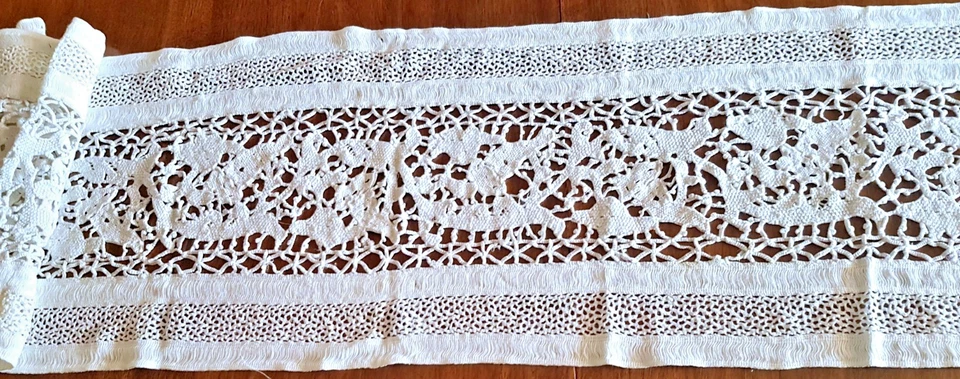 CHEMIN DE TABLE-GRAND Chemin de table début XXe en coton crocheté -175 cmx38 cm - Photo 2/4
