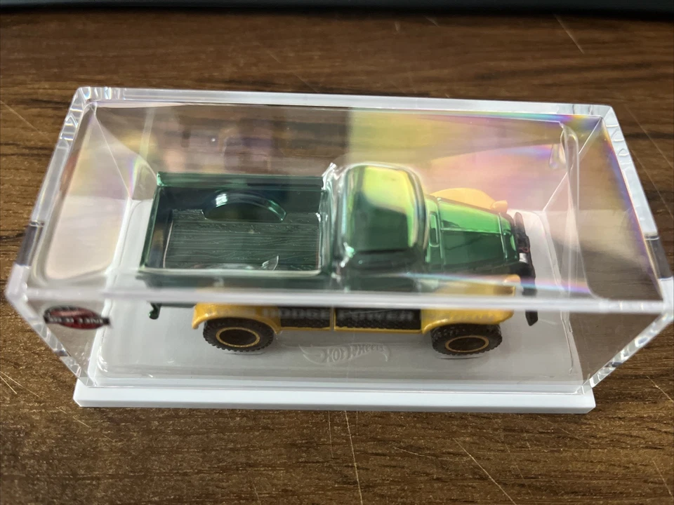 Dodge Power Wagon 1952 Red Line Club exclusivo 2023 Holiday Car Hot Wheels Foto 2 de 4