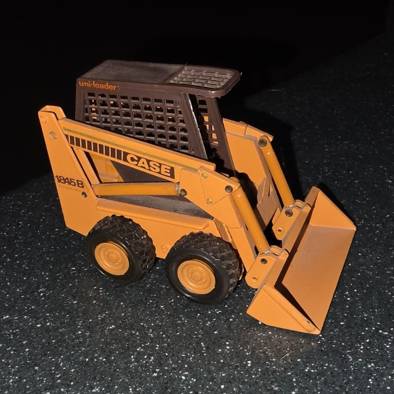 1970's NZG #196 Case 1845 Uni-Loader, 1:35 scale