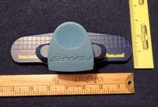 Fiskars - Edger Decorative Paper Punch Repeating Swooping Pattern