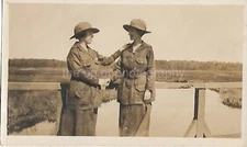 EARLY 20th CENTURY WOMEN Vintage ANTIQUE FOUND PHOTO Original B + W 55 54 Y