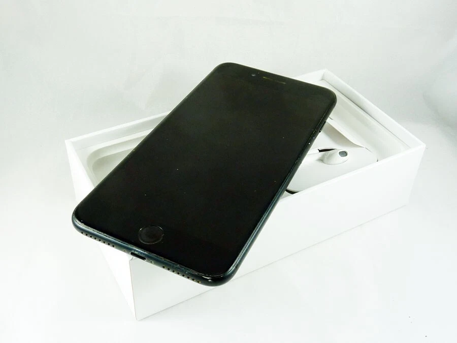 Apple iPhone 7 Plus 32 GB  Nero - Immagine 2 di 3