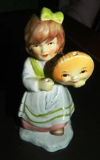 Goebel Porcelain Figure Lore / Lantern Runner No. 1136613, Date 1984 - ON SALE