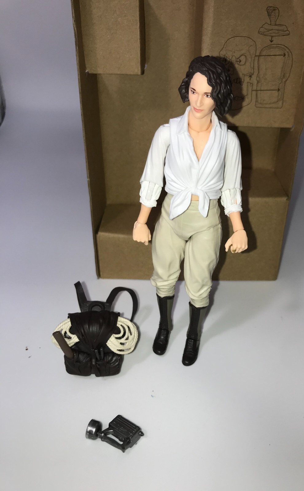 Figura Hasbro Indiana Jones SERIE AVENTURA HELENA SHAW 6" SUELTA SIN PIEZA BAF