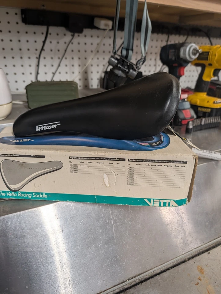 Vintage  Vetta F Moser road bike bicycle seat saddle Italian flag  NOS - Image 4 of 4