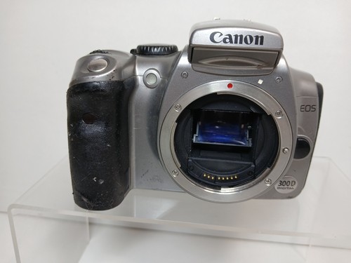 Canon EOS 300D Digital Camera Body Only Not Tested No Battery - Picture 2 of 8