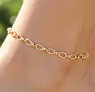 Elegant Gold Color Anklet Minimalist Modern Textured Oval Link Pattern Anklet