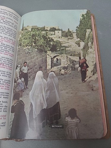 VTG 1957 Holy Bible Olive Wood Cover Jerusalem/Bethlehem KJV Red Letter Edition - Picture 16 of 21