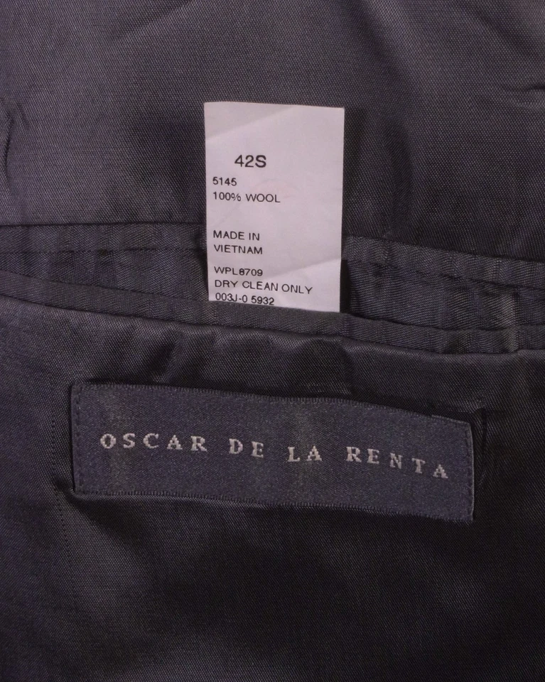 vintage EUC Oscar De La Renta Solid Black 100% Wool Flannel Blazer 3 Button 42 S - Image 4 of 4