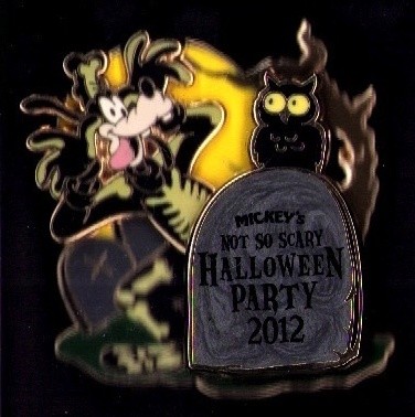Disney WDW MNSSHP 2012 Goofy Dressed as Skeleton in Graveyard pin