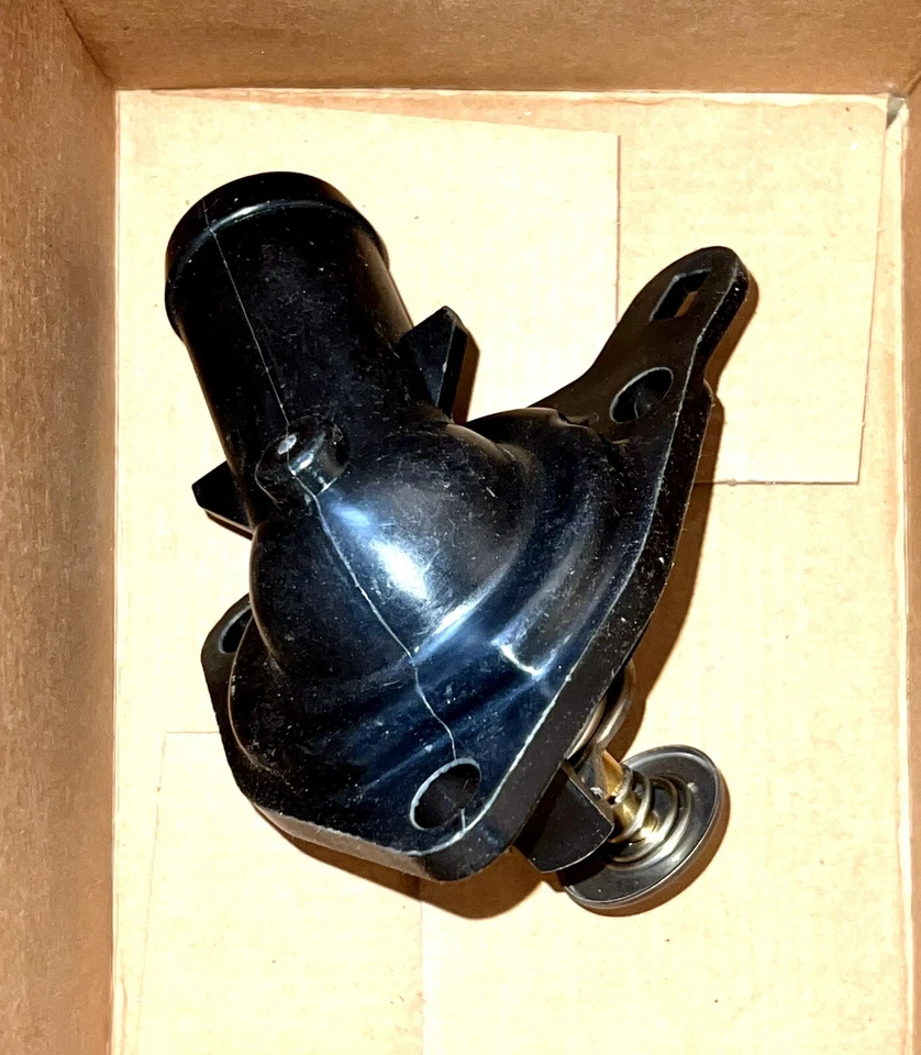 Conjunto de termostato/salida de agua de refrigerante de motor Stant P/N: 14757 con junta Foto 3 de 4