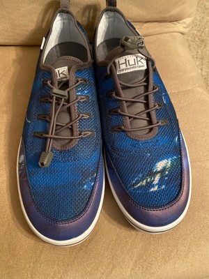 huk men's boat shoes