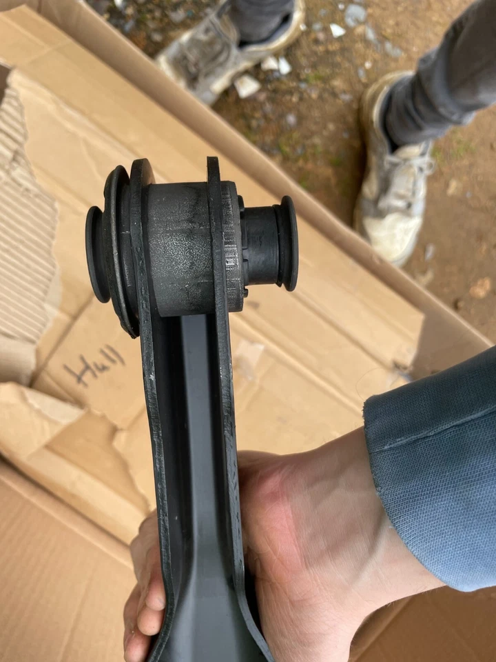 Suspension Arm - Rear Lower LH LR163134 Range Rover Discovery 5 - Image 3 of 4