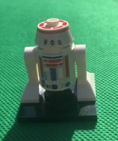 Lego Star Wars Mini Figures A5-D8 and R2-D2 From Set 9493 - RARE ASTROMECHS!