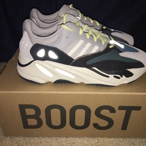 yeezy wave runner size 13