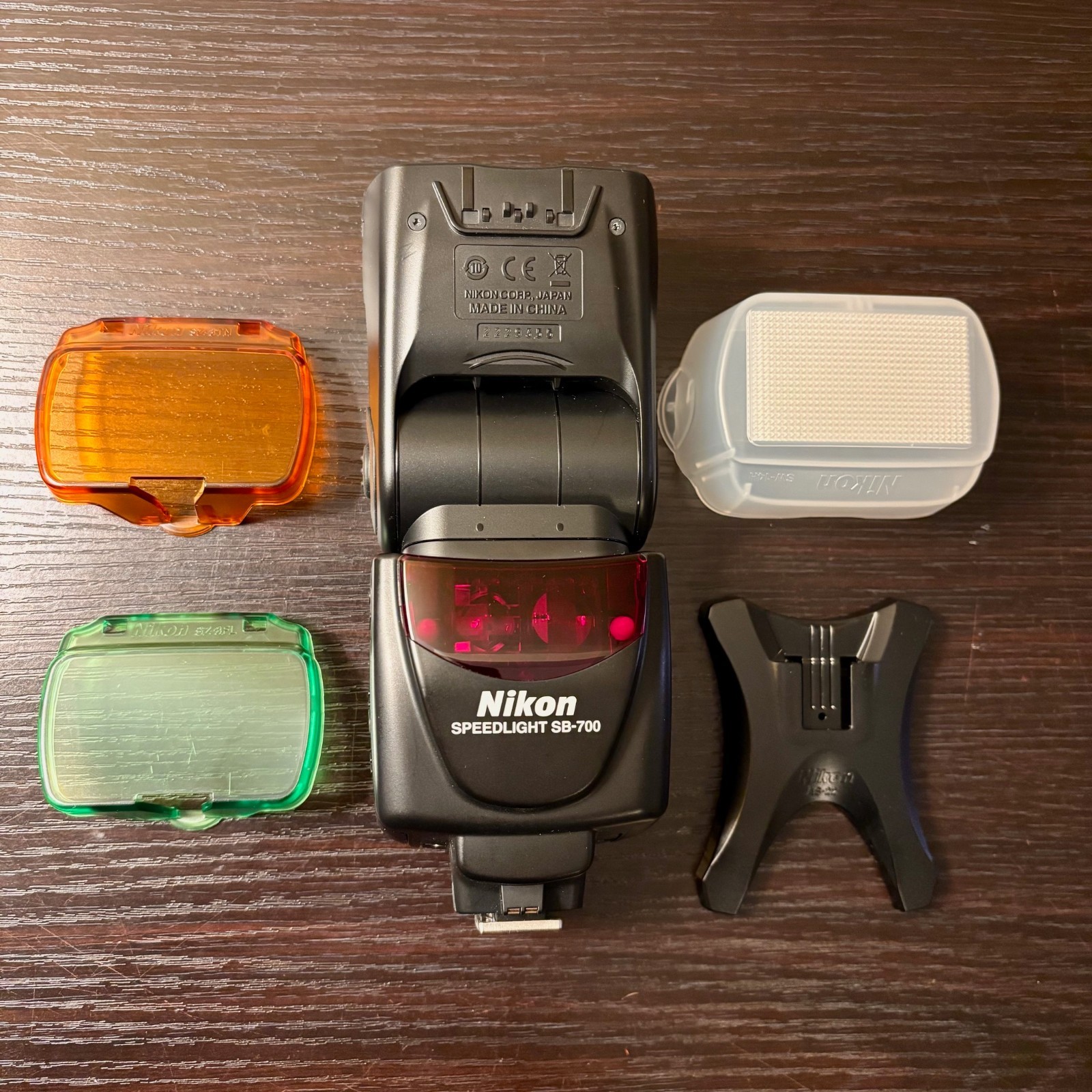 Nikon Speedlight SB-700 Camera Flash with AS-22 Stand, 3 Diffusers