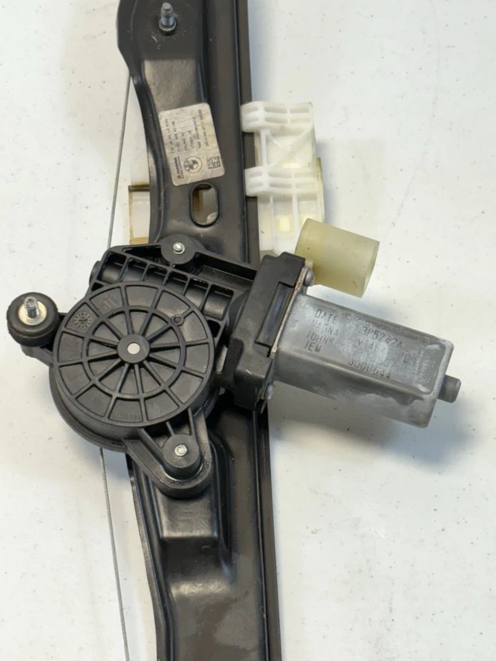 2012 - 2015 BMW 320i xDrive Rear Left Side Window Regulator W/ Motor 7351049 OEM - Image 3 of 4
