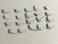 A22297 WARHAMMER FANTASY SKAVEN BITS LOT SWORD ARMS GAMES WORKSHOP GW