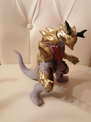 BANDAI Ultraman Ultra Monster DX isch Fusion Beast Thunder Killer 17cm Figur