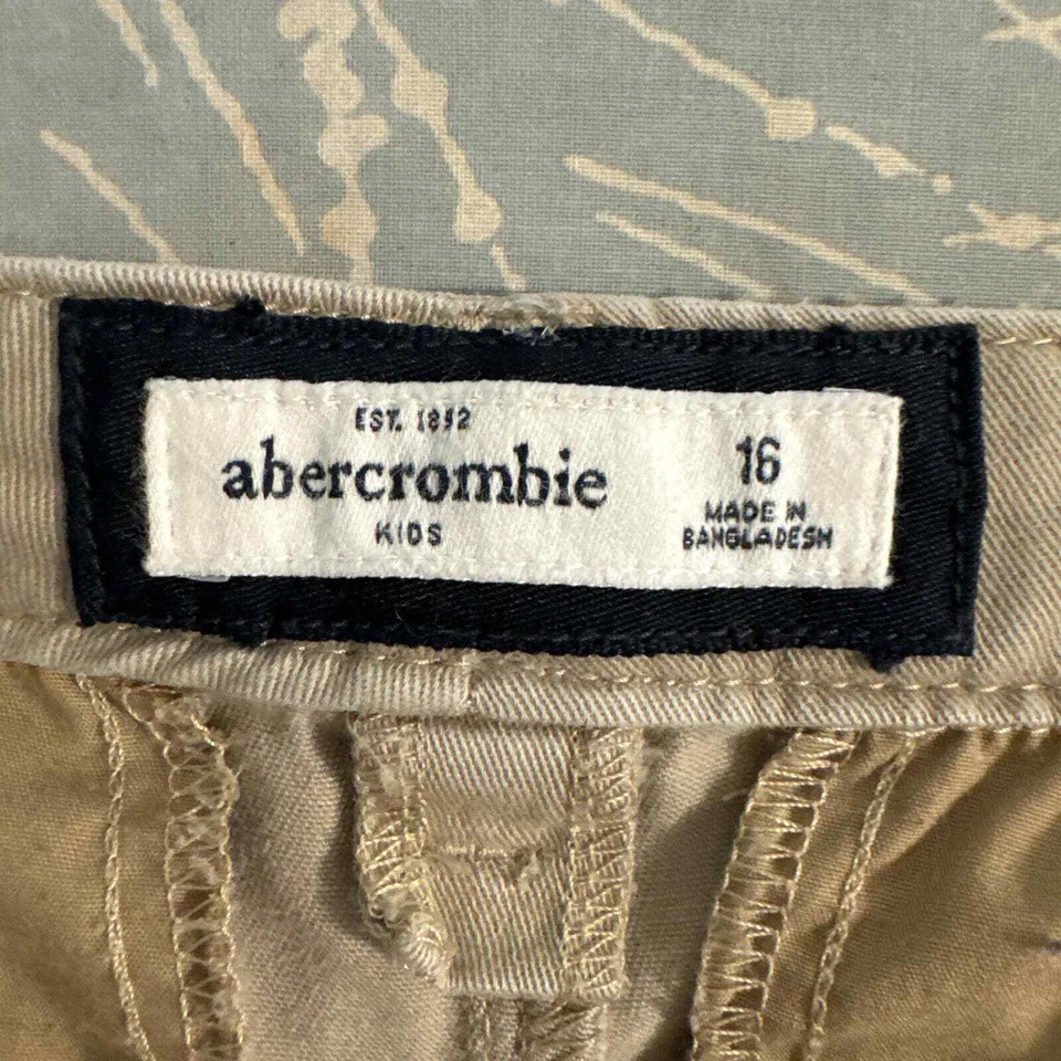 Pantalones Cortos Chinos Abercrombie Niños Caqui Tostado con Puños Enrollados 16 Usados Foto 3 de 4