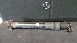 F73-64 * Mercedes-Benz W164 ML-Klasse Stoßdämpfer Federbein Hinten Links Rechts
