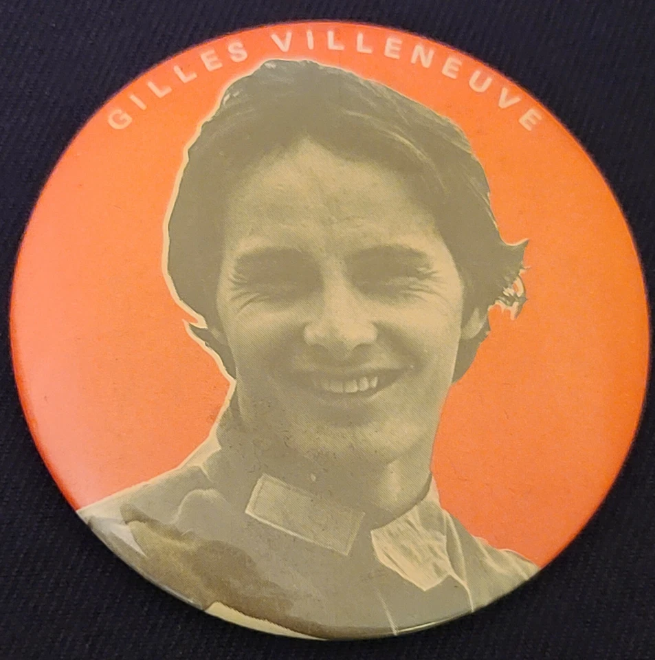 1970's - GILLES VILLENEUVE - FORMULA 1 /GRAND PRIX DRIVER - PIN BACK BUTTONS (2) - Image 2 of 4