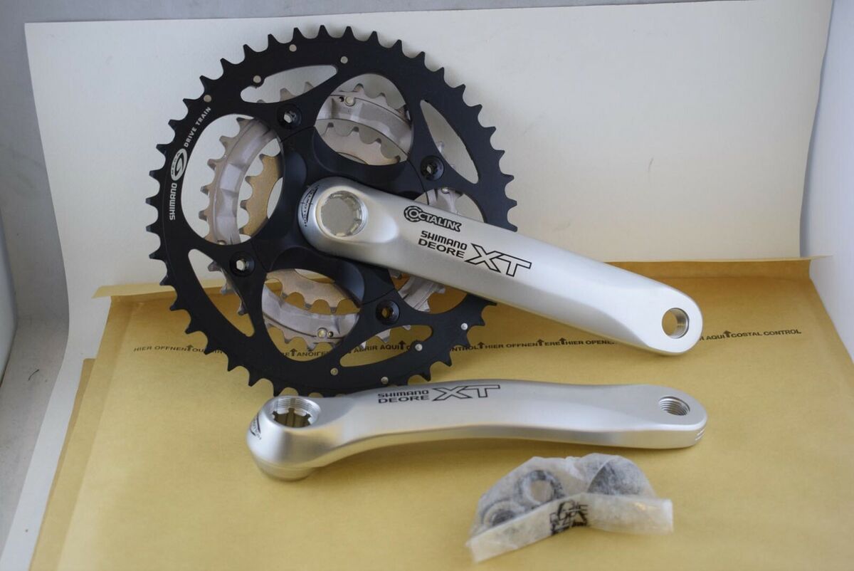 Shimano Deore XT FC-M751 crankset 44/32/22 teeth 170mm Shimano Deore XT FC-M751 crankset 44/32/22 teeth 170mm