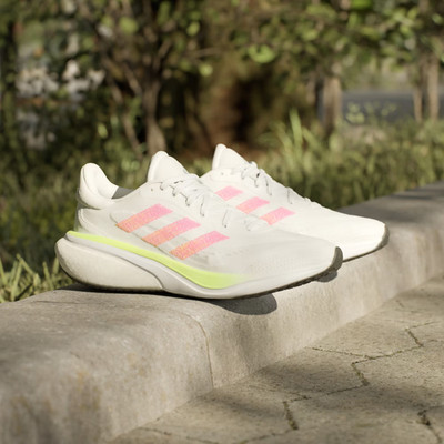 Adidas Supernova 3 Damen Laufschuhe Größe UK 5 1/2 Neu mit Karton UVP 90£