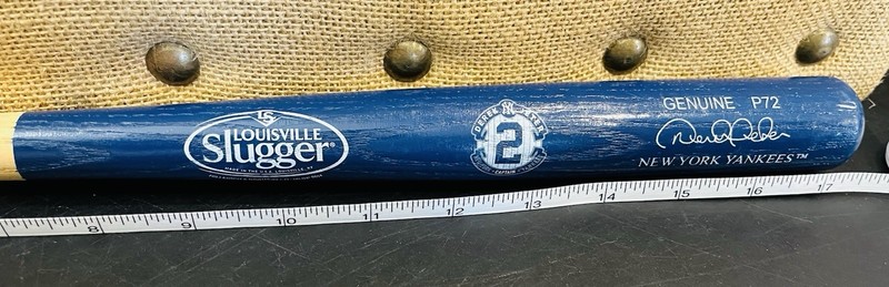 2014 Derek Jeter #2 Final Season 18" Mini Bat Louisville Slugger Yankees GUC!