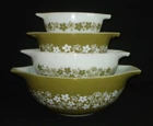 PYREX - 4 White & Green SPRING BLOSSOM GREEN Cinderella Mixing, Nesting Bowl Set