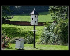  RIVINGTON DOVECOTE WITH POST & BIRDTABLE   HANDMADE IN ENGLAND