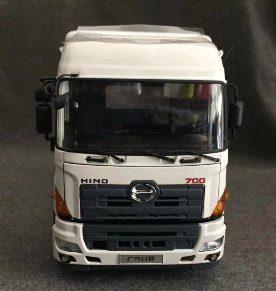 Diecast discount truck hino