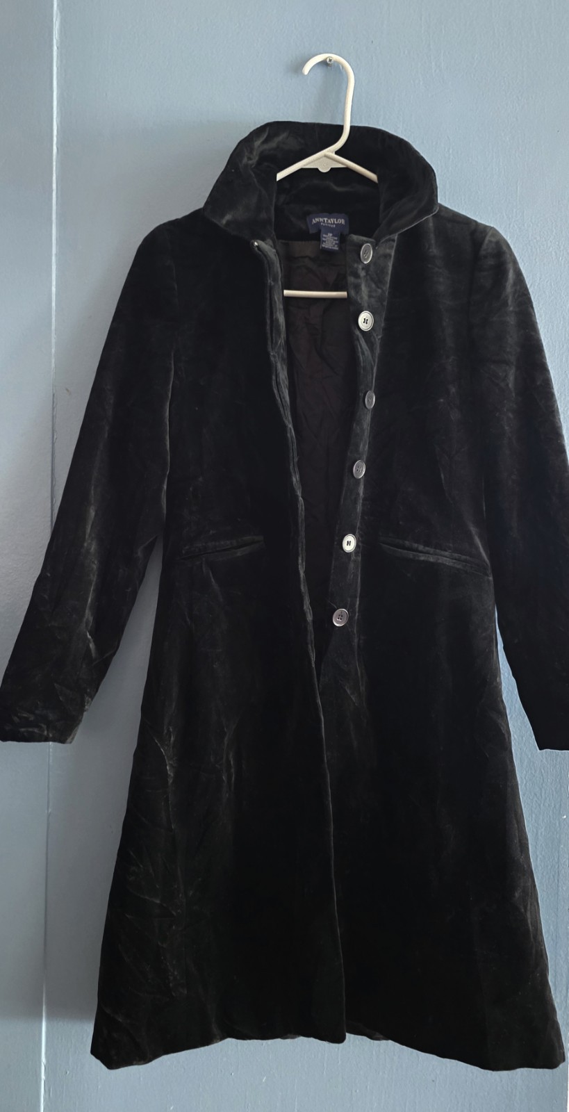 Anne Taylor Black Velvet Coat Size 2P Long Sleeve Button Front