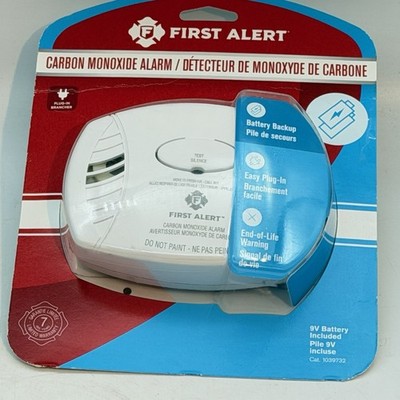 First Alert Carbon Monoxide Plug-In Alarm W/ BU Battery CO605-3 Safety Resealed