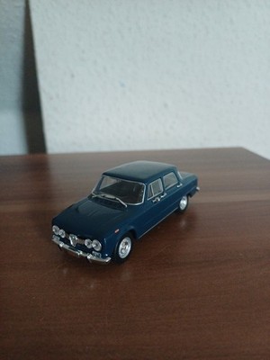 Alfa Romeo Giulia 1:43 Norev Modellauto