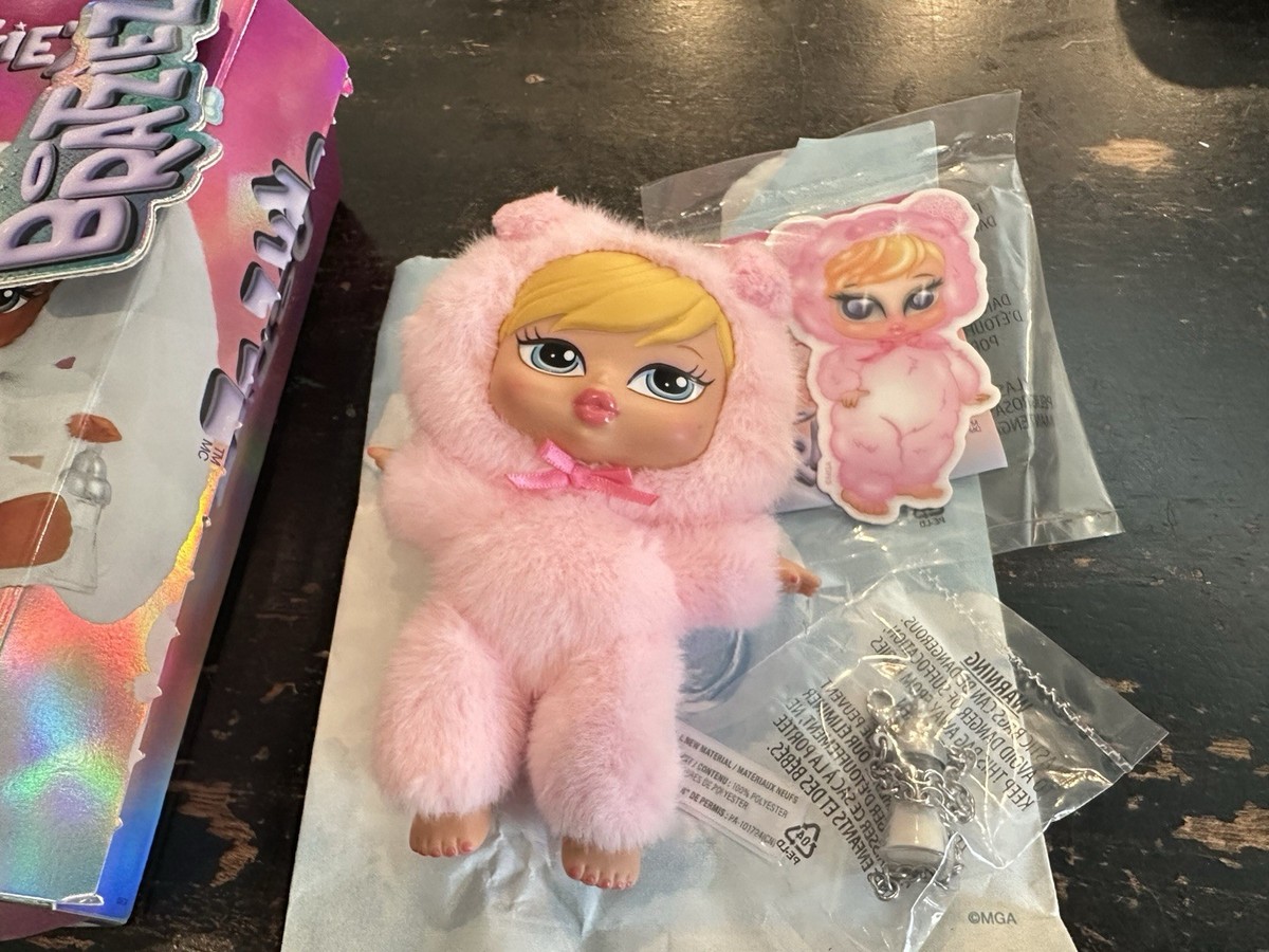 gw限定　Bratz Bratziez ブラッツ　ANGEL CLOE クロエ Bratz Bratziez Iconz Cloe Angel Sweetest Pig Pink Plush Pendant