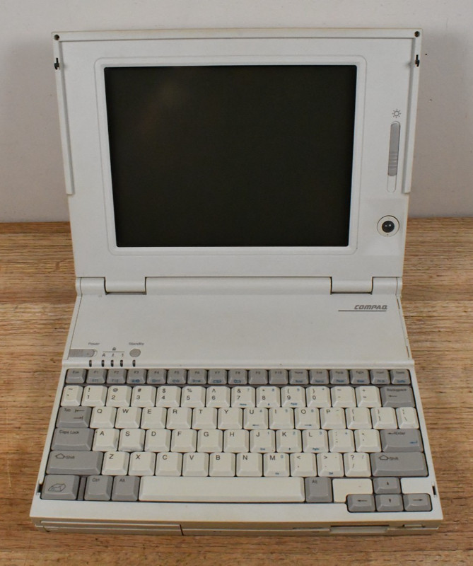 UNTESTED Vtg Compaq LTE LITE 25E Laptop Computer AS IS For Parts or REPAIR