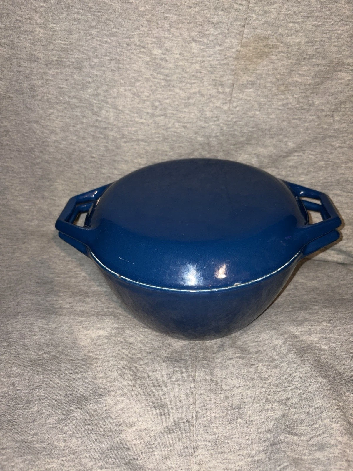 Copco Denmark D-2 Dutch Oven 4 qt Enamel Cast Iron Round Pan Dark Blue. STAINED