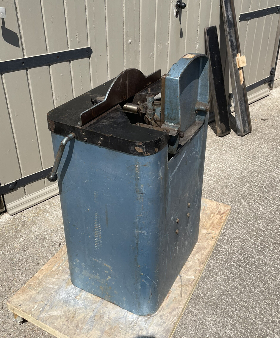 Foot operated Mitre guillotine Magnolia. Picture Framing Guillotine 2