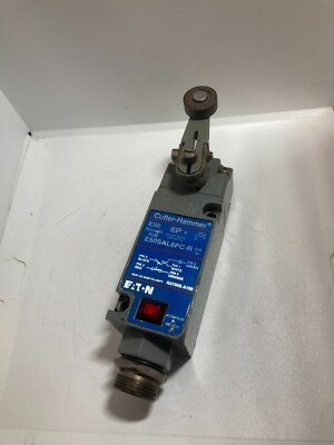 CUTLER HAMMER E50SAL6PC-R LIMIT SWITCH PLUG IN 5-PIN 10A 240VAC 1NO/1NC ROLLER