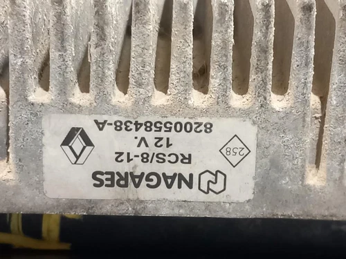 8200558438A Caja Precalentamiento para RENAULT MEGANE III SPORT TOURER 2 445226 - Imagen 4 de 10