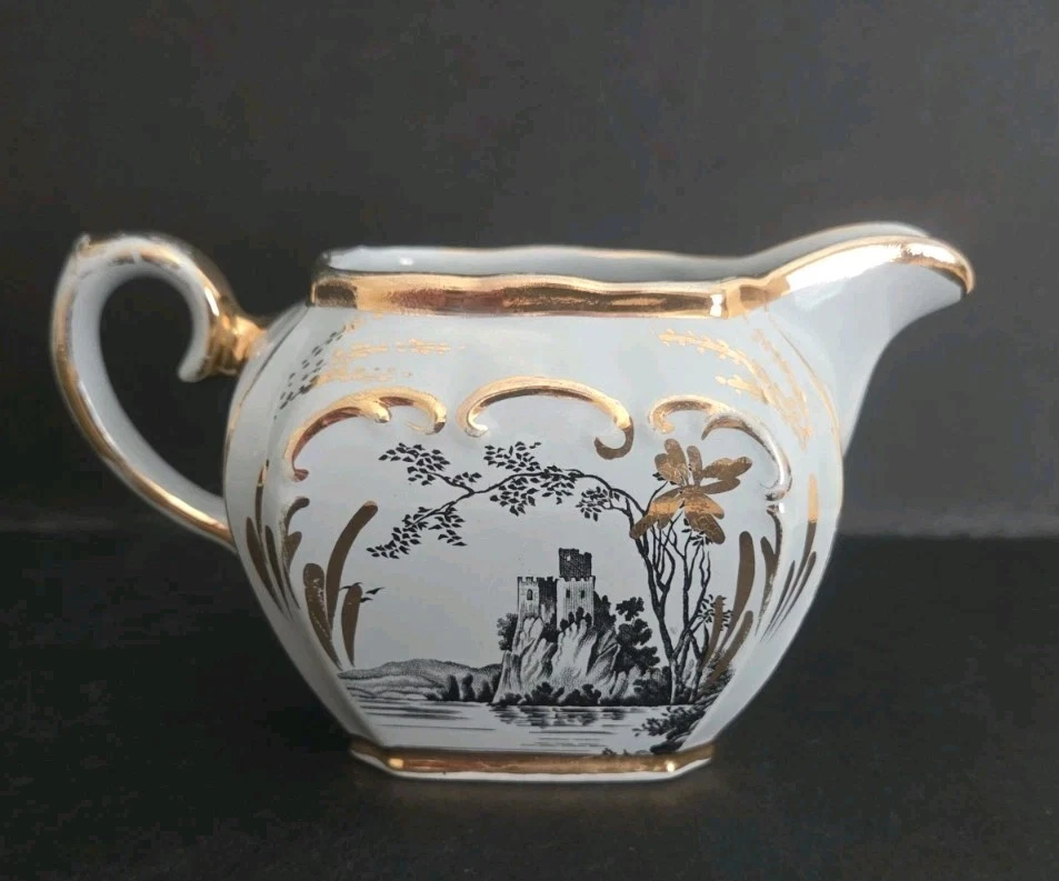 Vintage Creamer RARE Porcelain Sadler Castle Design Blue Gold Gilding 1926. - image 4 of 4