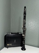 Mio E12 B Intermediate Clarinet with Hard Case and Accessories