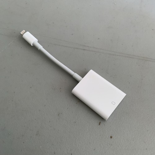 Apple Lightning to SD Card Camera Reader - White - A1595